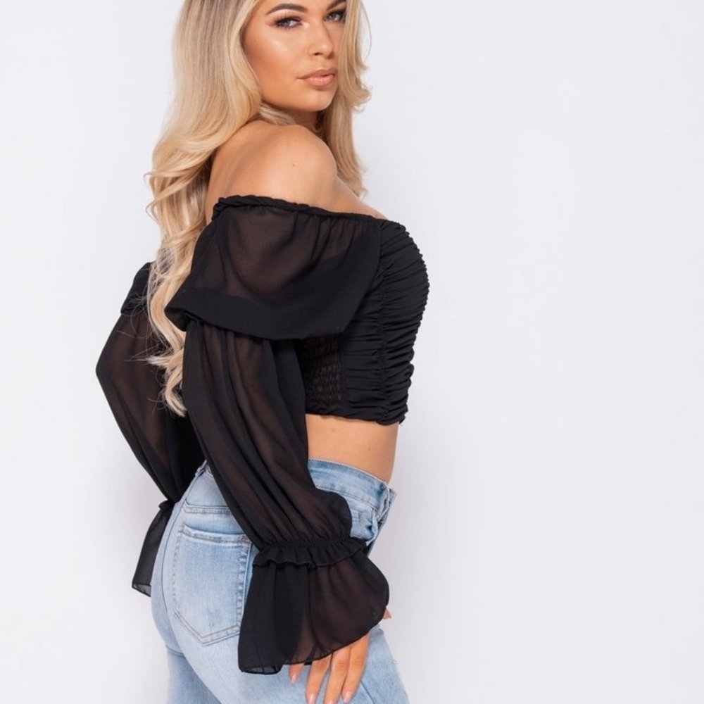Black Long Sleeve Off Shoulder Ruched Crop Top - Picture 3 of 9